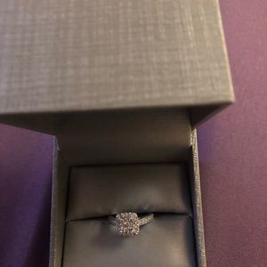1/2 carat diamond engagement ring - brand new!!!!!